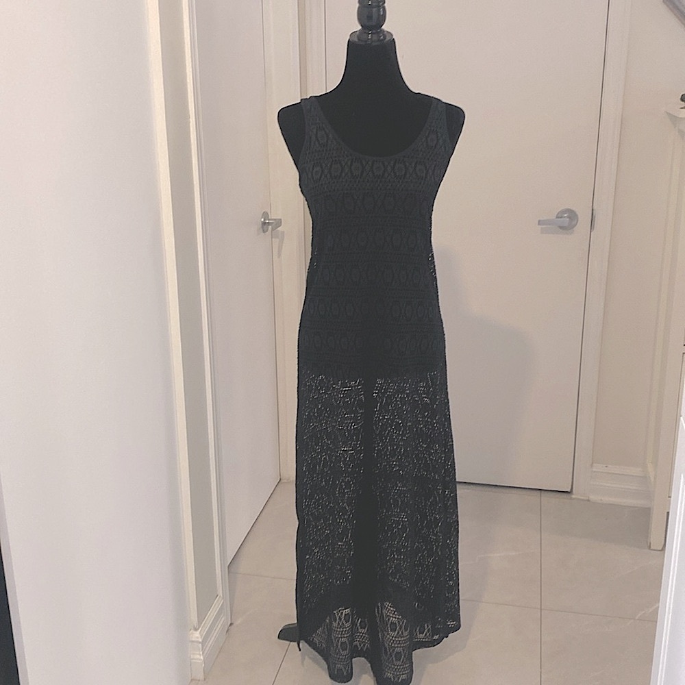 La Vie en Rose, Black Crochet Sheer Maxi Beach Dress Size X Small New no tags